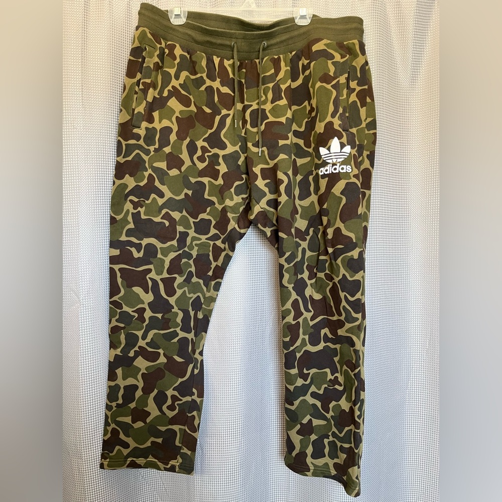Men’s Adidas Camo Sweatpants XXL